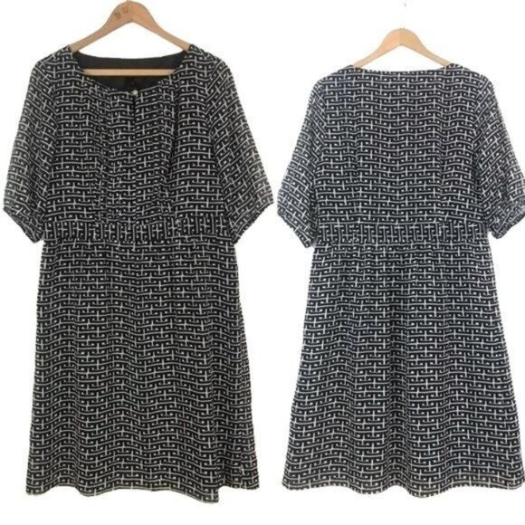 Ann Taylor Black & White Geometric Print Pleated Dress Sz 8P - Picture 1 of 3